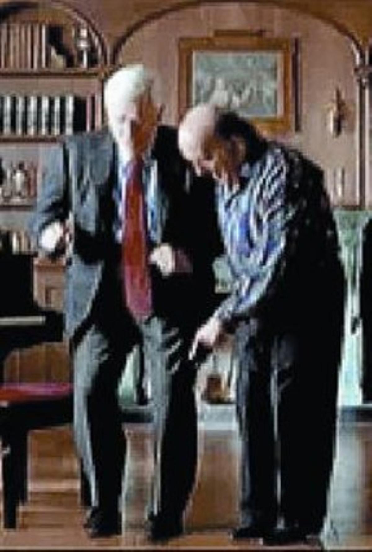 Chiquito ensenya tot el seu art a Leslie Nielsen_MEDIA_1 Chiquito ensenya tot el seu art a Leslie Nielsen_MEDIA_1