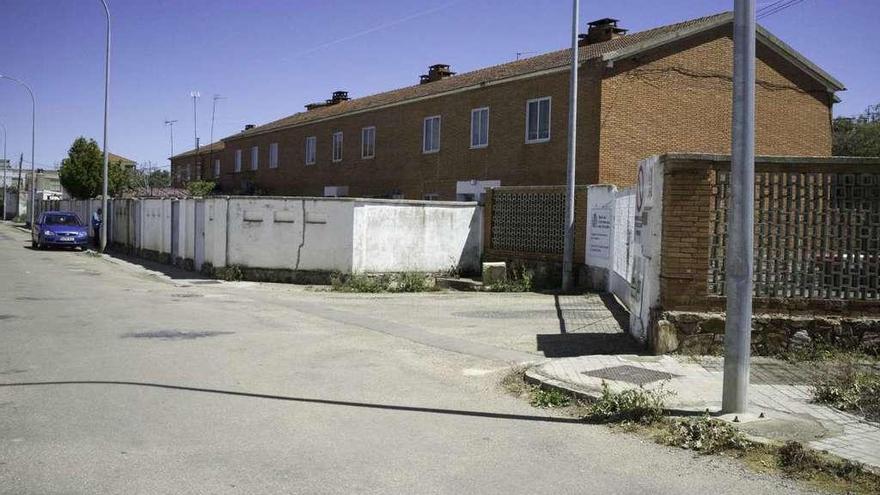 Viviendas de la Junta en la calle Puebla de los Ángeles, de propiedad regional.