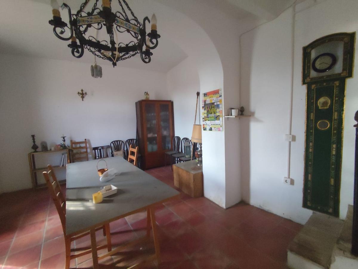 Galería de fotos: Una casa con molino sale a la venta en Burriana por 185.000 euros Galería de fotos: Una casa con molino sale a la venta en Burriana por 185.000 euros
