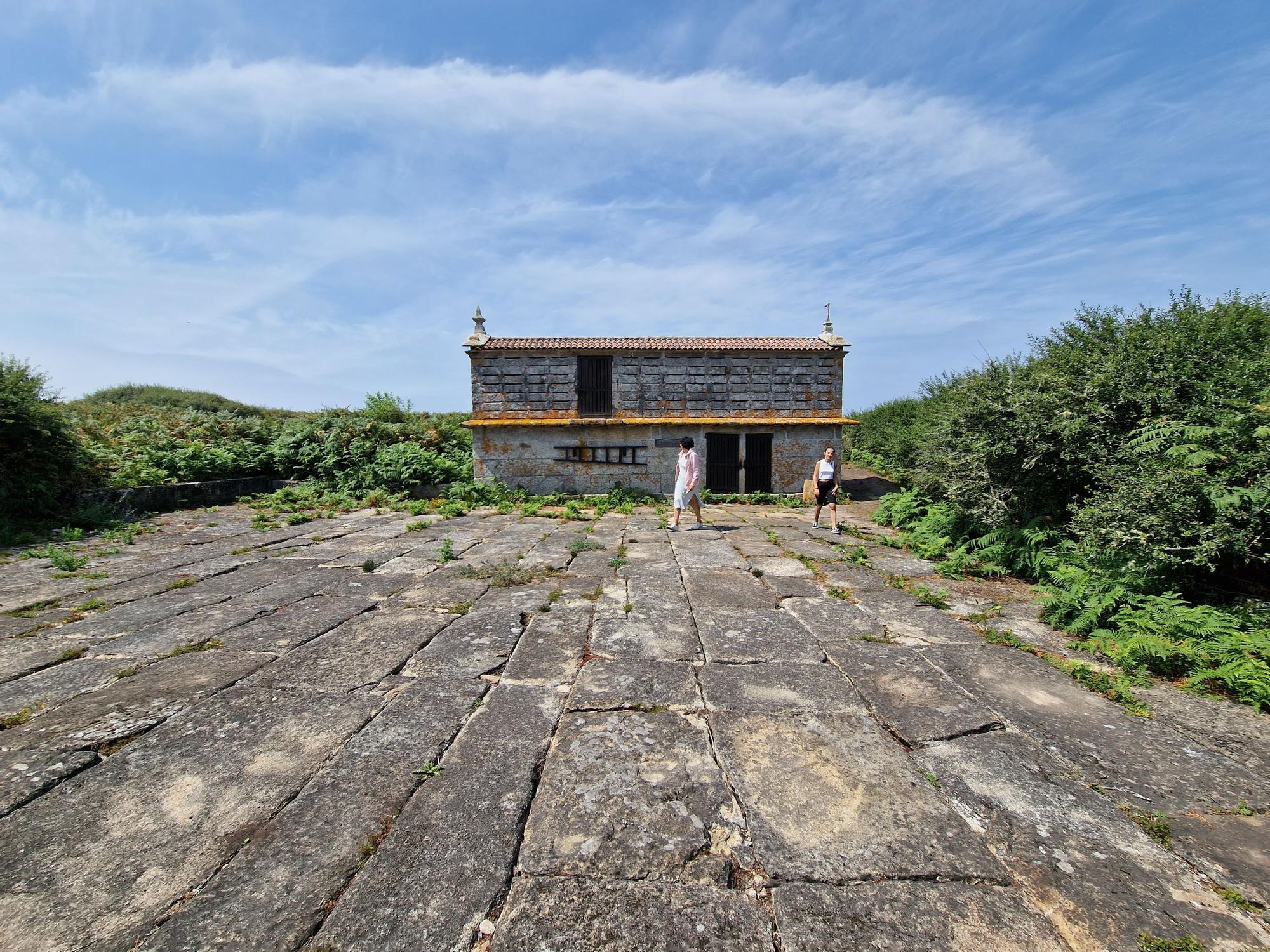 De visita en las Islas Atlánticas de Galicia a bordo del aula flotante "Chasula".