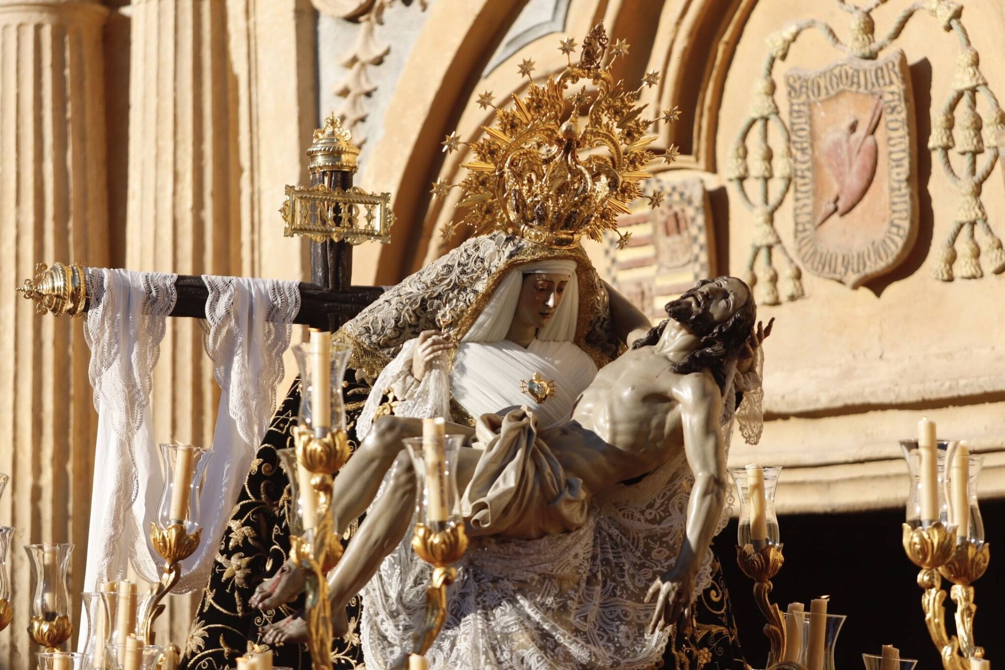 Nuestra Señora de las Angustias, en su salida en procesión este 2026.