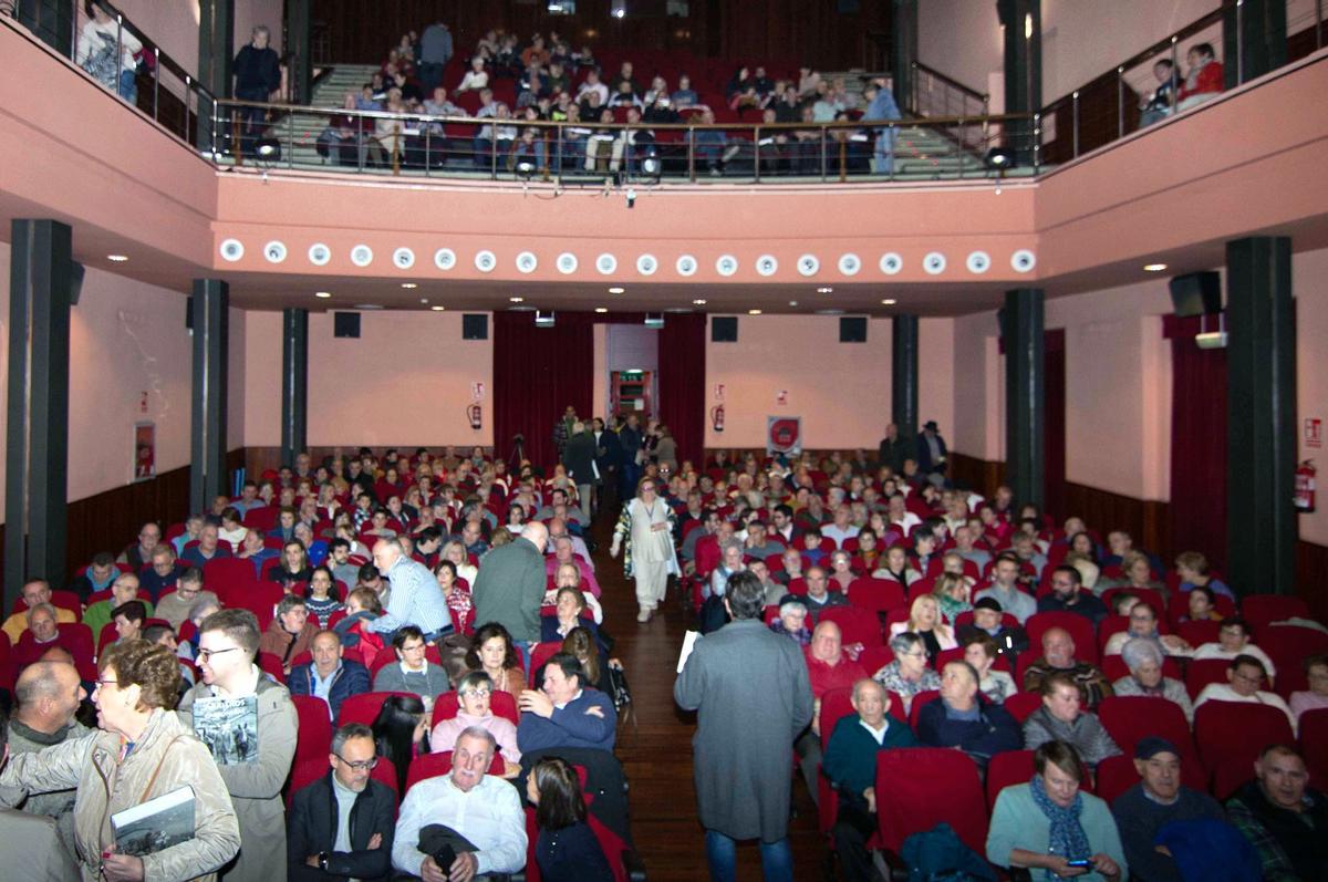 El teatro de El Entrego.