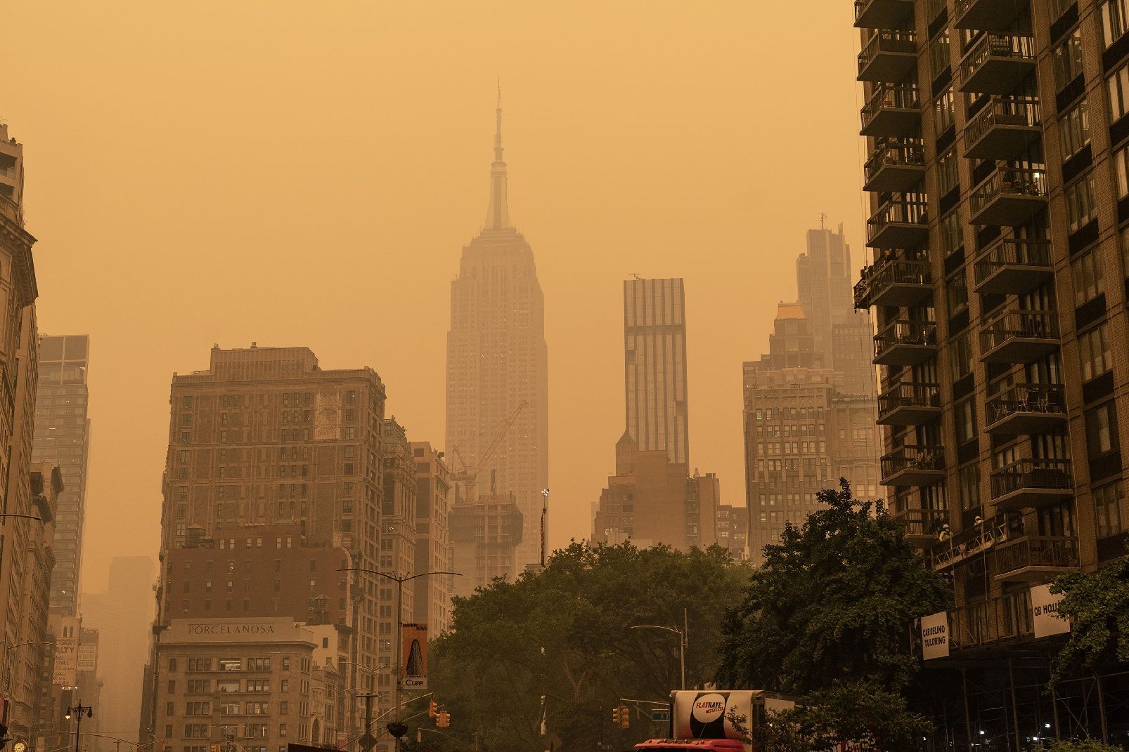 El fum de 150 incendis al Canadà asfixia Nova York i el nord dels Estats Units