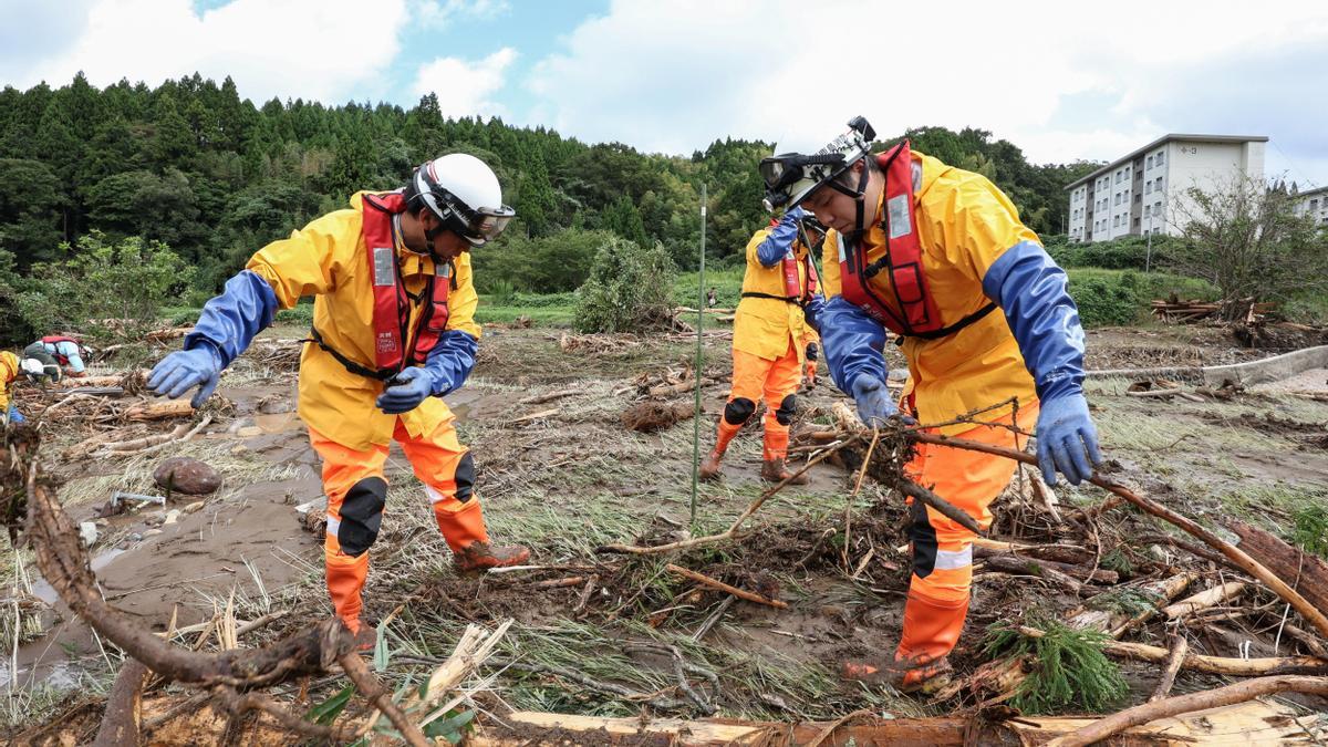 Daños por una inundación en la península de Noto , en Japón.