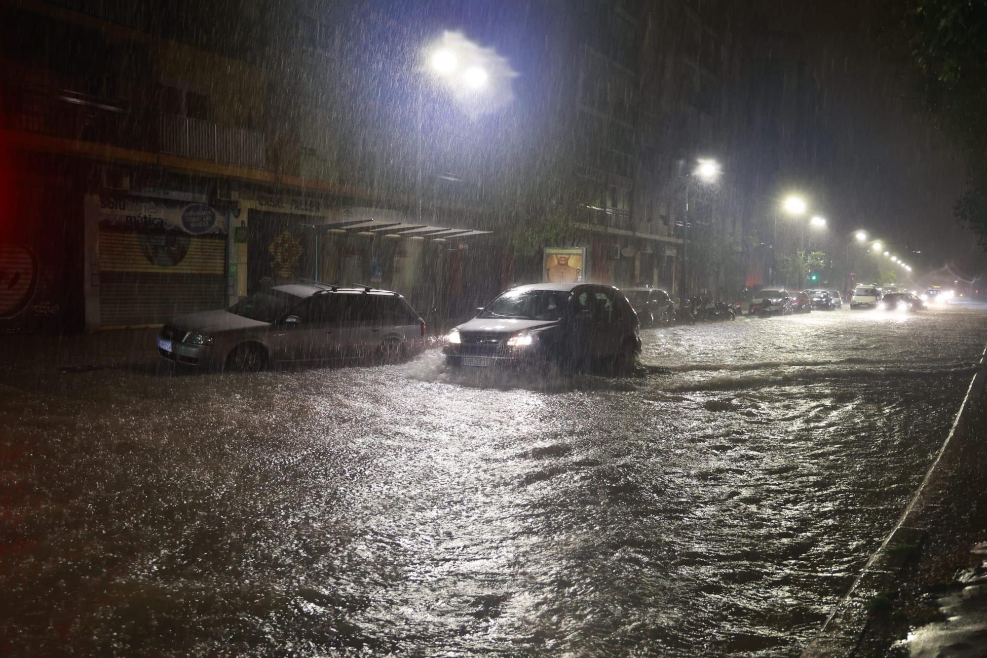 Las lluvias torrenciales descargan con fuerza sobre Valencia