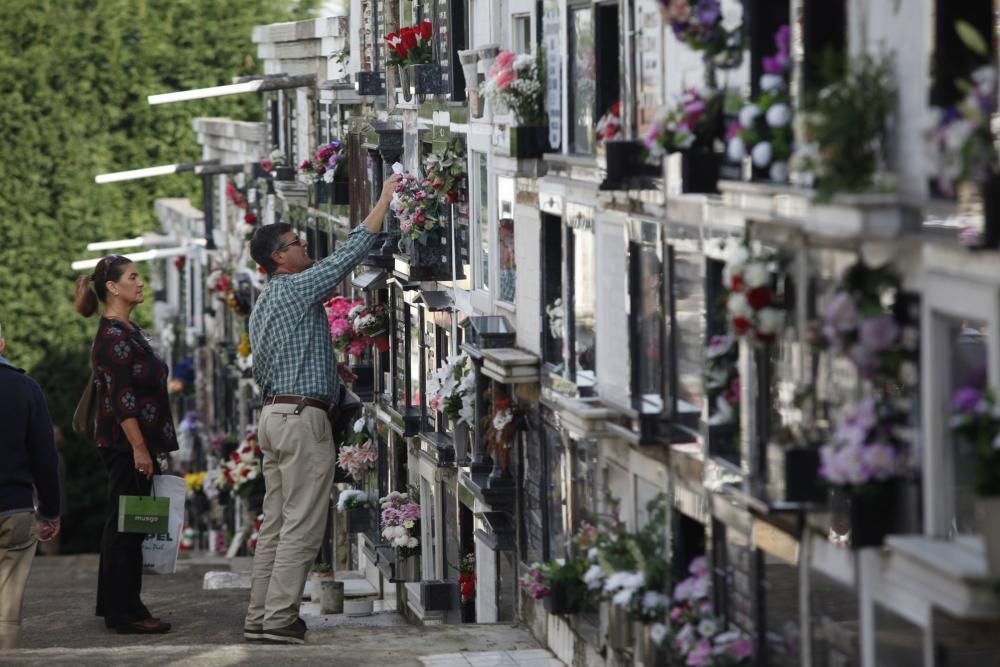 Día de Difuntos en el cementerio de Ceares, Gijón