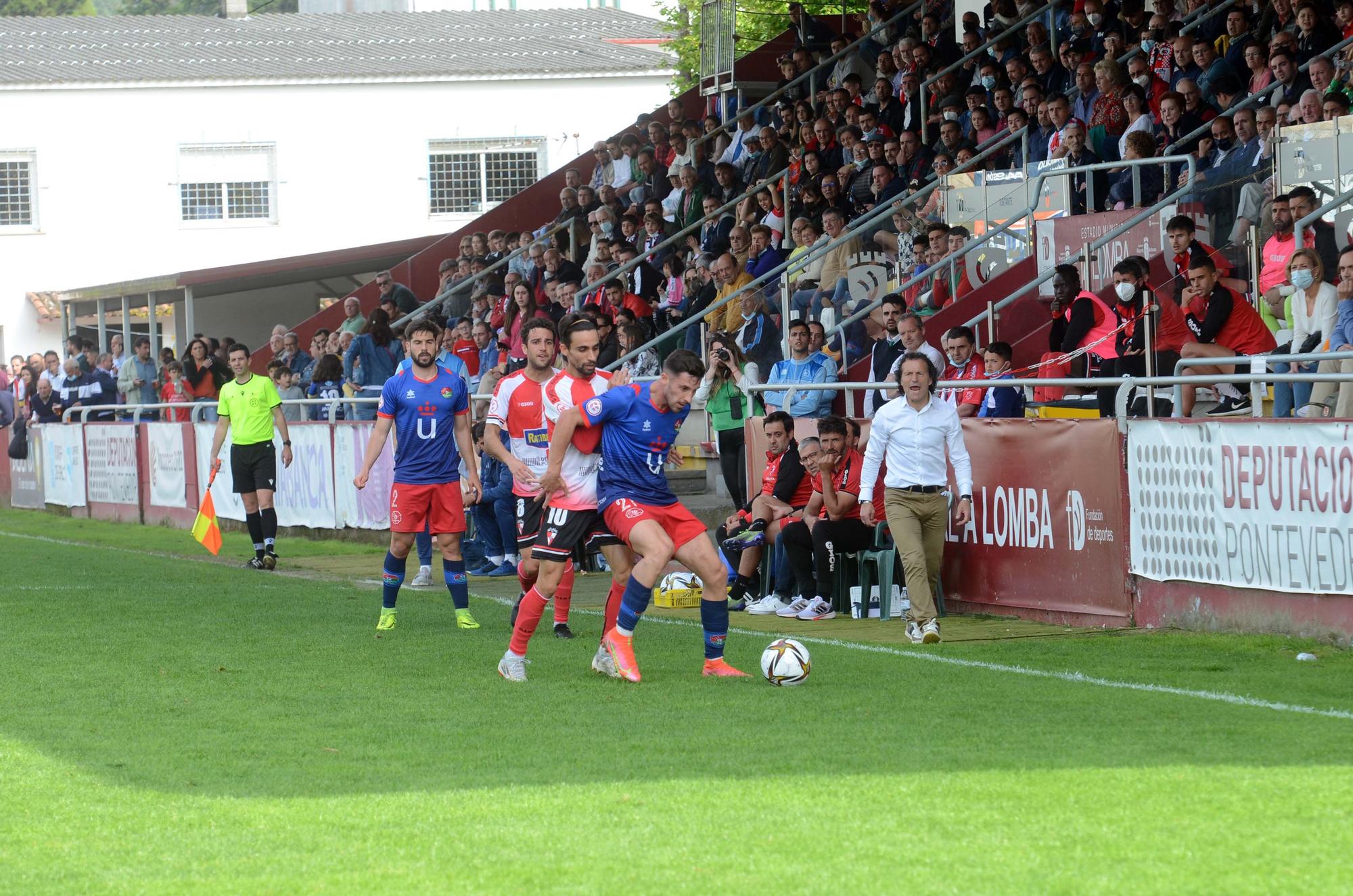 Búscate en las fotos de la victoria del Arosa sobre el Móstoles