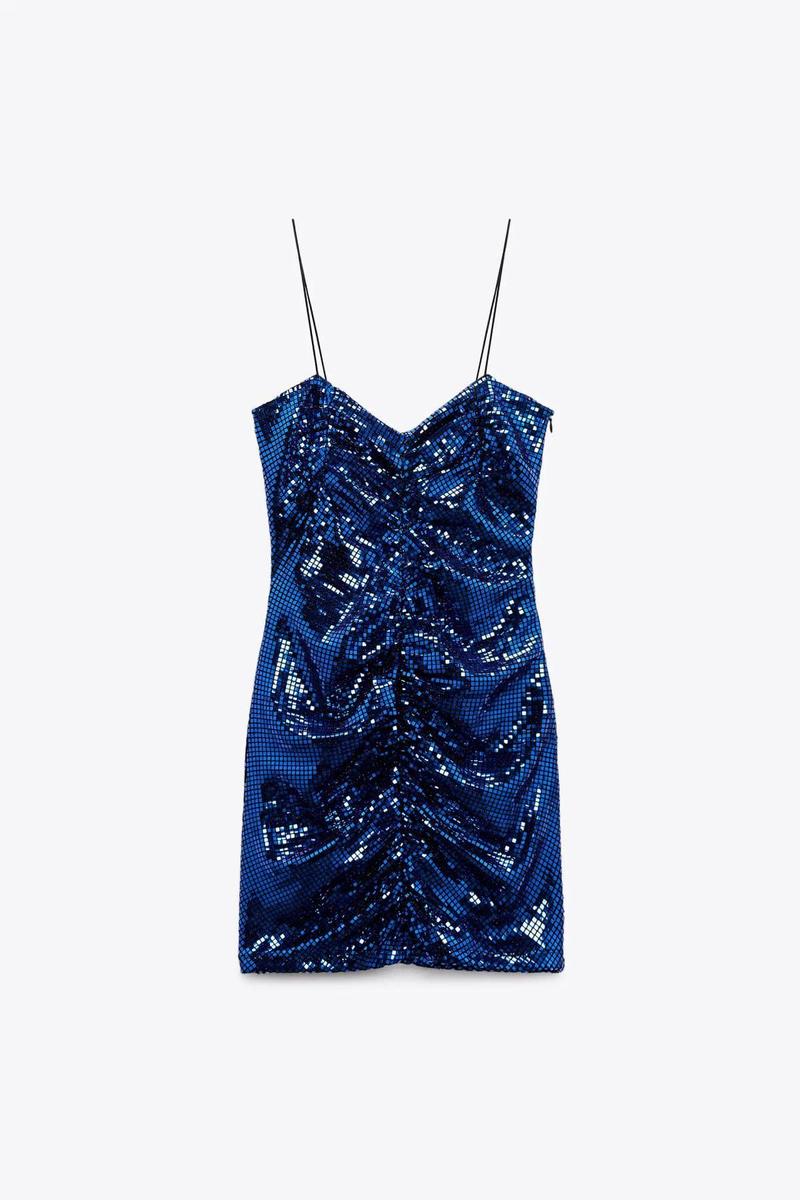 Vestido de lentejuelas azules de Zara