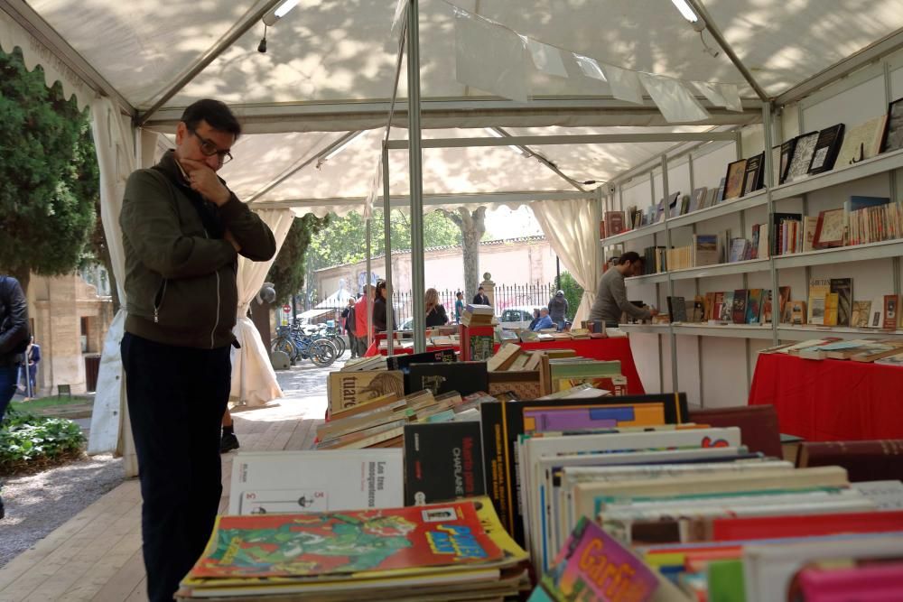 Fira del Llibre Antic i d’Ocasió, en busca de los tesoros literarios