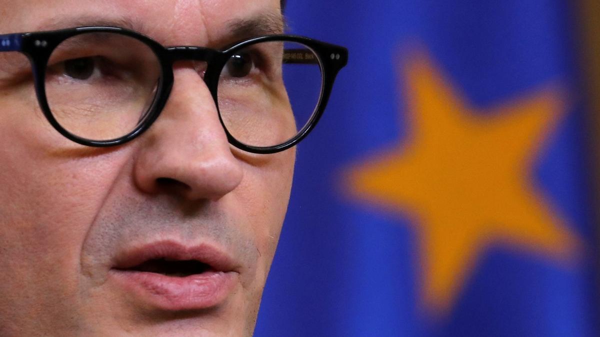 El primer ministro polaco, Mateusz Morawiecki, durante una rueda de prensa en Bruselas.