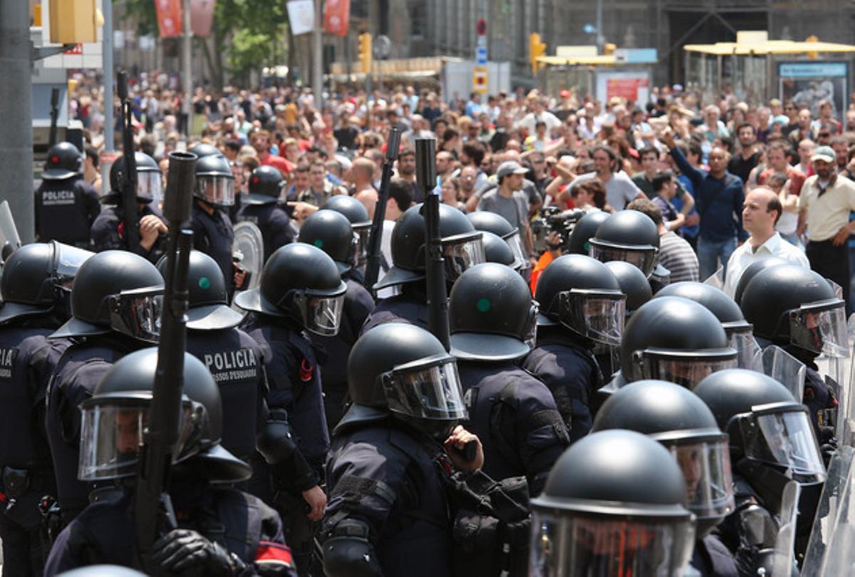 El desallotjament de la plaça de Catalunya, vist per Guillermo Moliner.