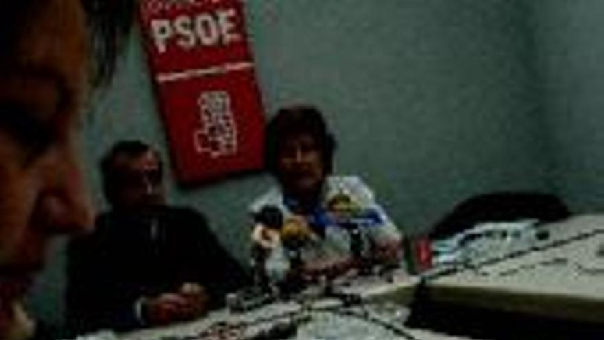 El PSOE reitera la &quot;bancarrota&quot; local y solicita su saneamiento