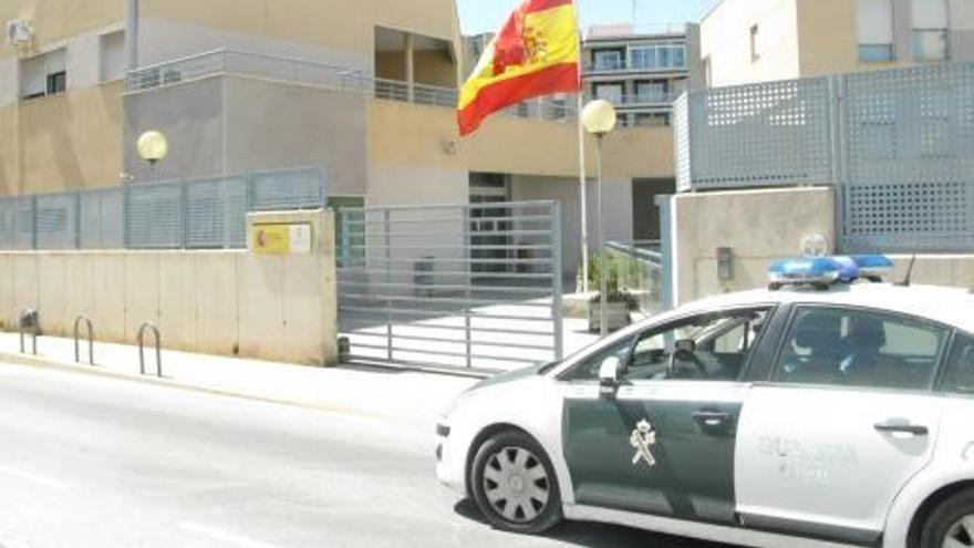 El cuartel de la Guardia Civil de Santa Pola, cuyos agentes realizaron la detención.