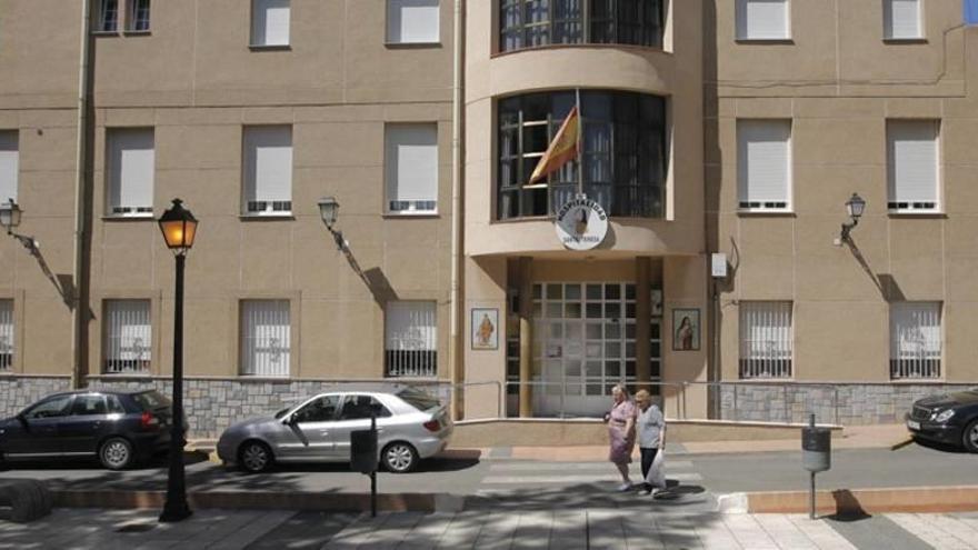 La Hospitalidad Santa Teresa acoge a familias de las pateras