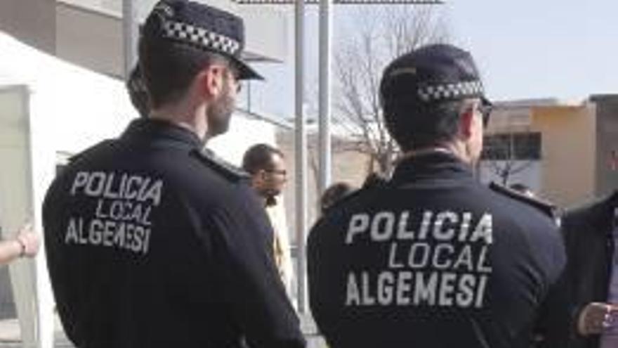 Agentes de la Policía Local de Algemesí en una imagen de archivo.