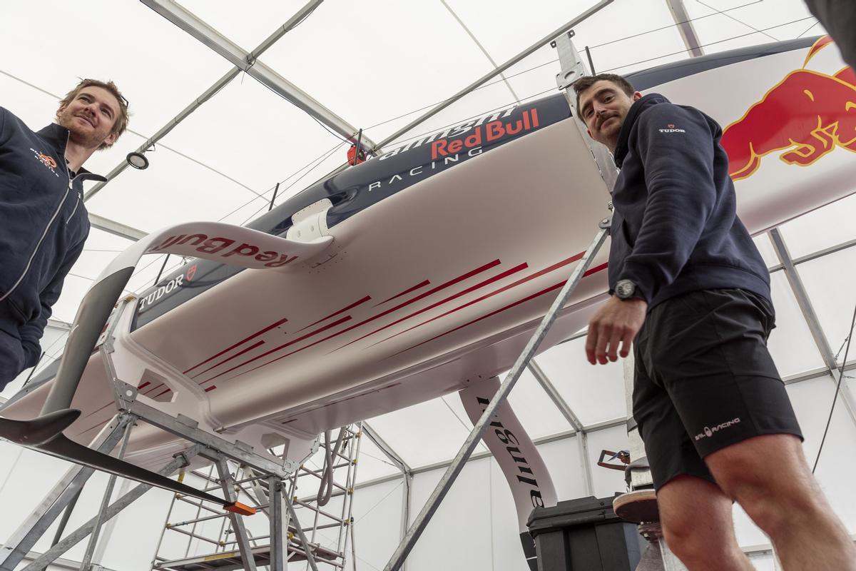 El Alinghi Red Bull Racing de la Copa América entrena en Barcelona