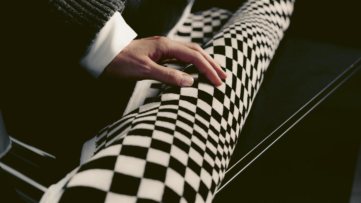 Porsche ha reeditado sus tejidos Pasha, tartán y Pepita