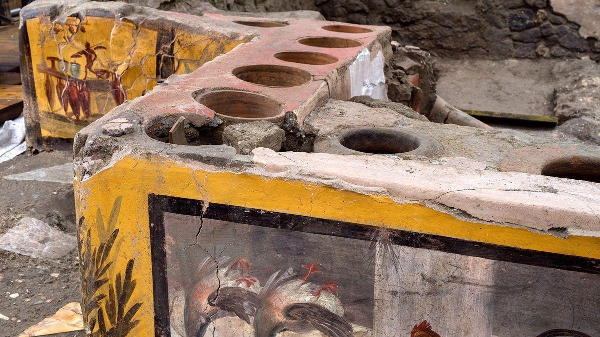 El termopolio hallado en Pompeya, que podrá visitarse este agosto