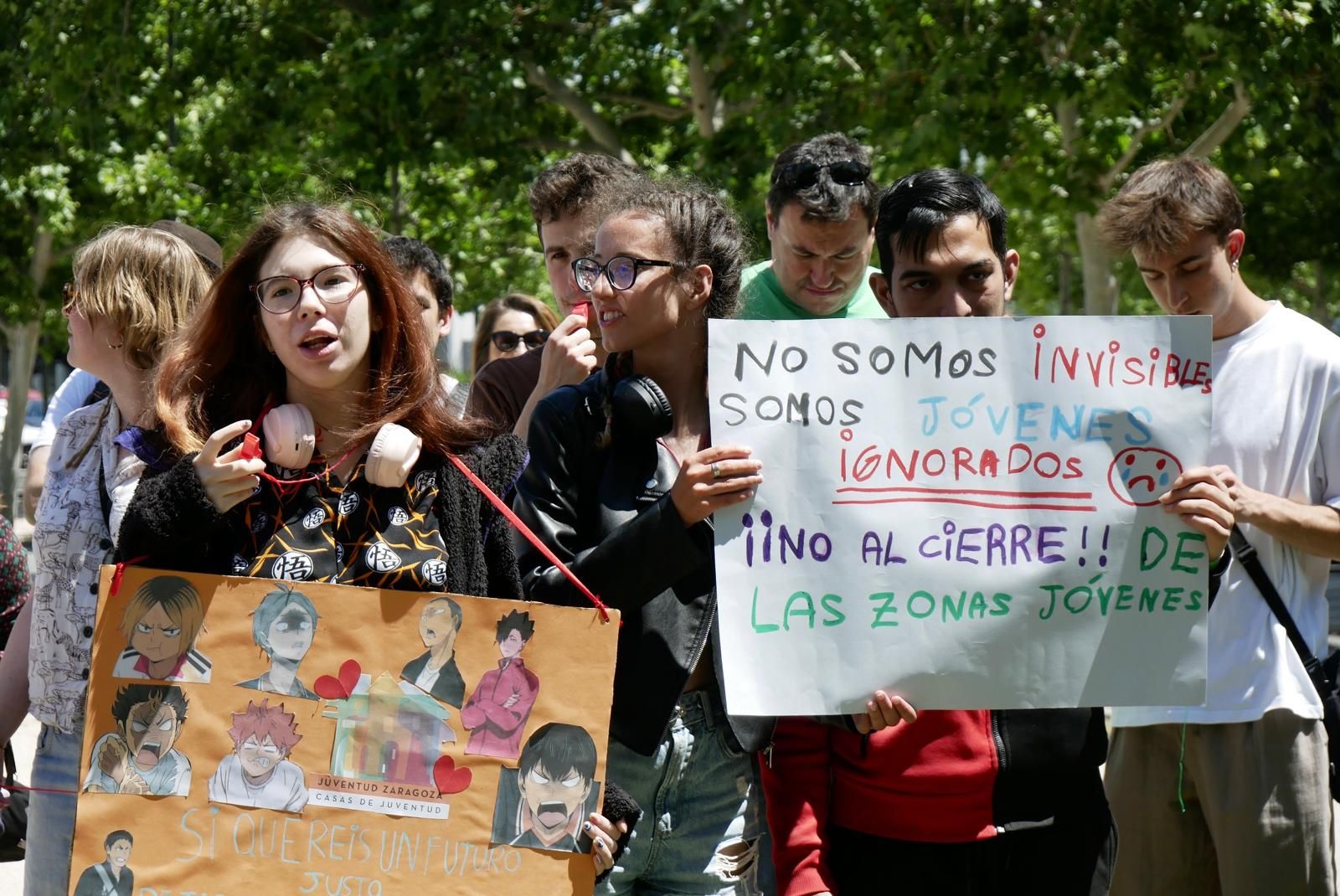 En imágenes | Huelga en las zonas jóvenes de Zaragoza