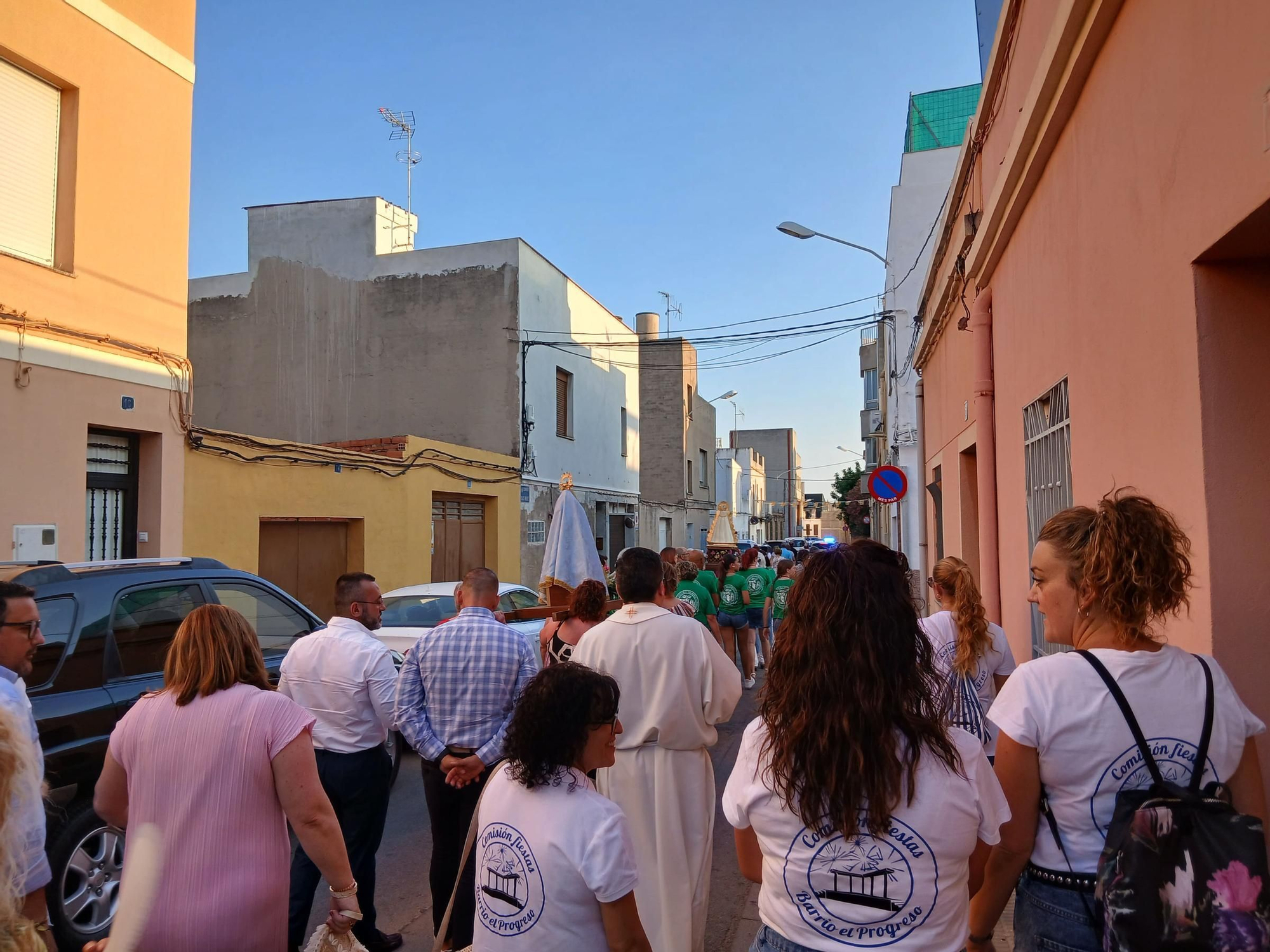 Misa y procesión en las fiestas del barrio El Progreso en Vila-real