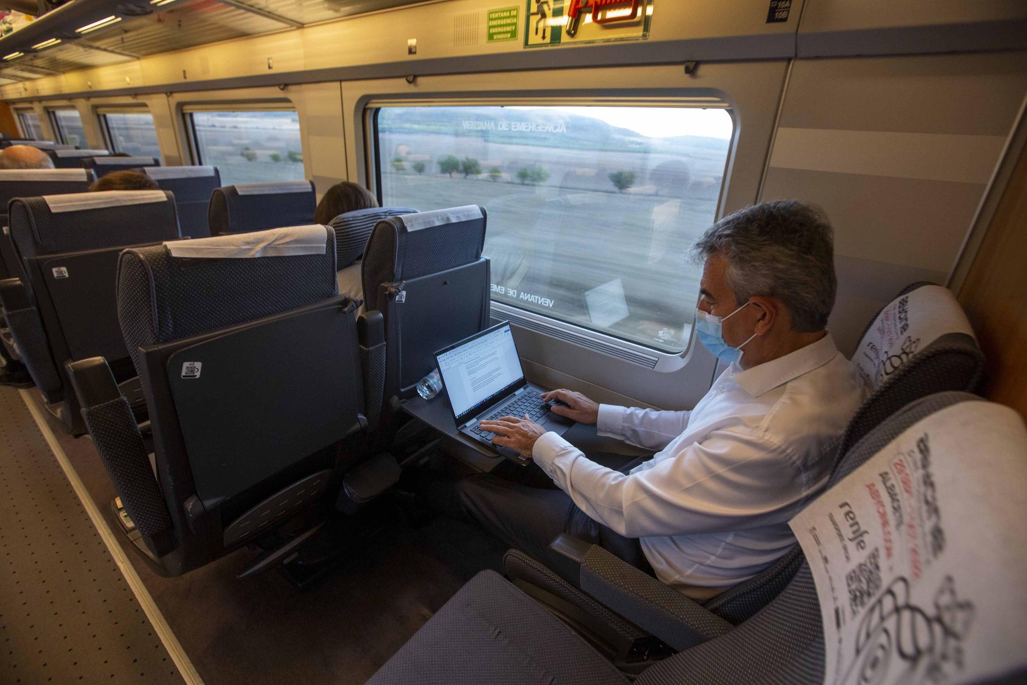 Así ven los pasajeros habituales el cambio de estación de Atocha a Chamartín