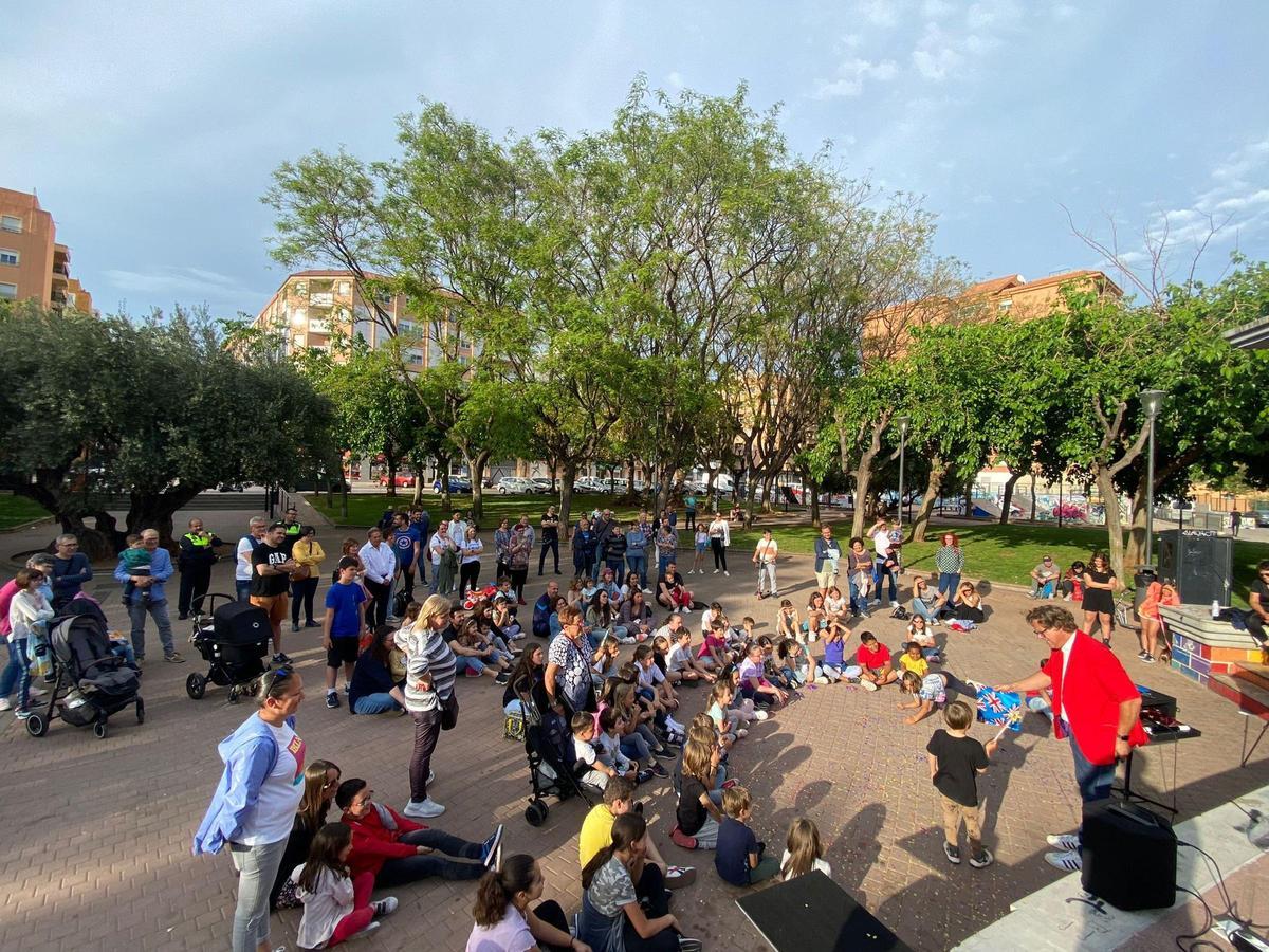 La plaça del Parc ha sido otro de los escenarios escogidos para las actuaciones de 'La Vall és Màgia'.