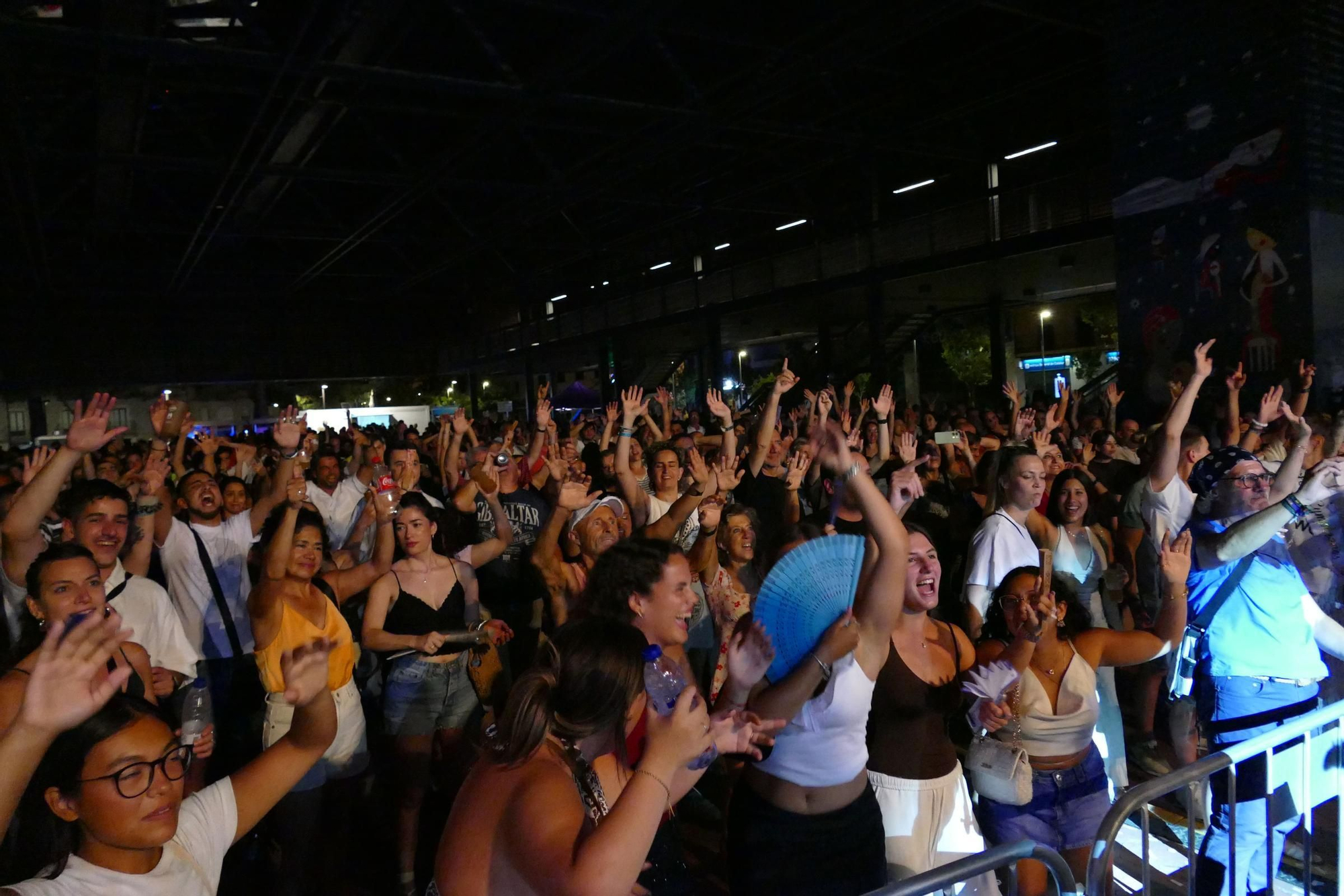 Ni la calor atura el bon ambient dels concerts de la revetlla de Sant Pere a Figueres