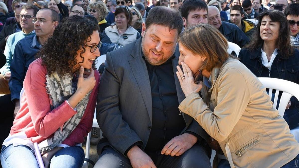 Marta Rovira, Oriol Junqueras y Carme Forcadella, este sábado, en la fiesta de ERC.