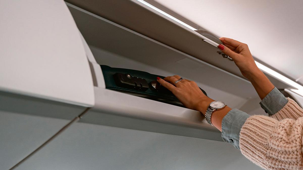 La normativa del equipaje de cabina en el avión tras la decisión de Ryanair