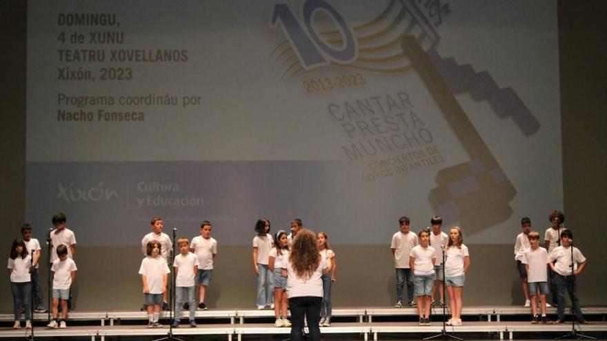 Despedida de &quot;Cantar presta muncho&quot; | ATHENEA EUGON