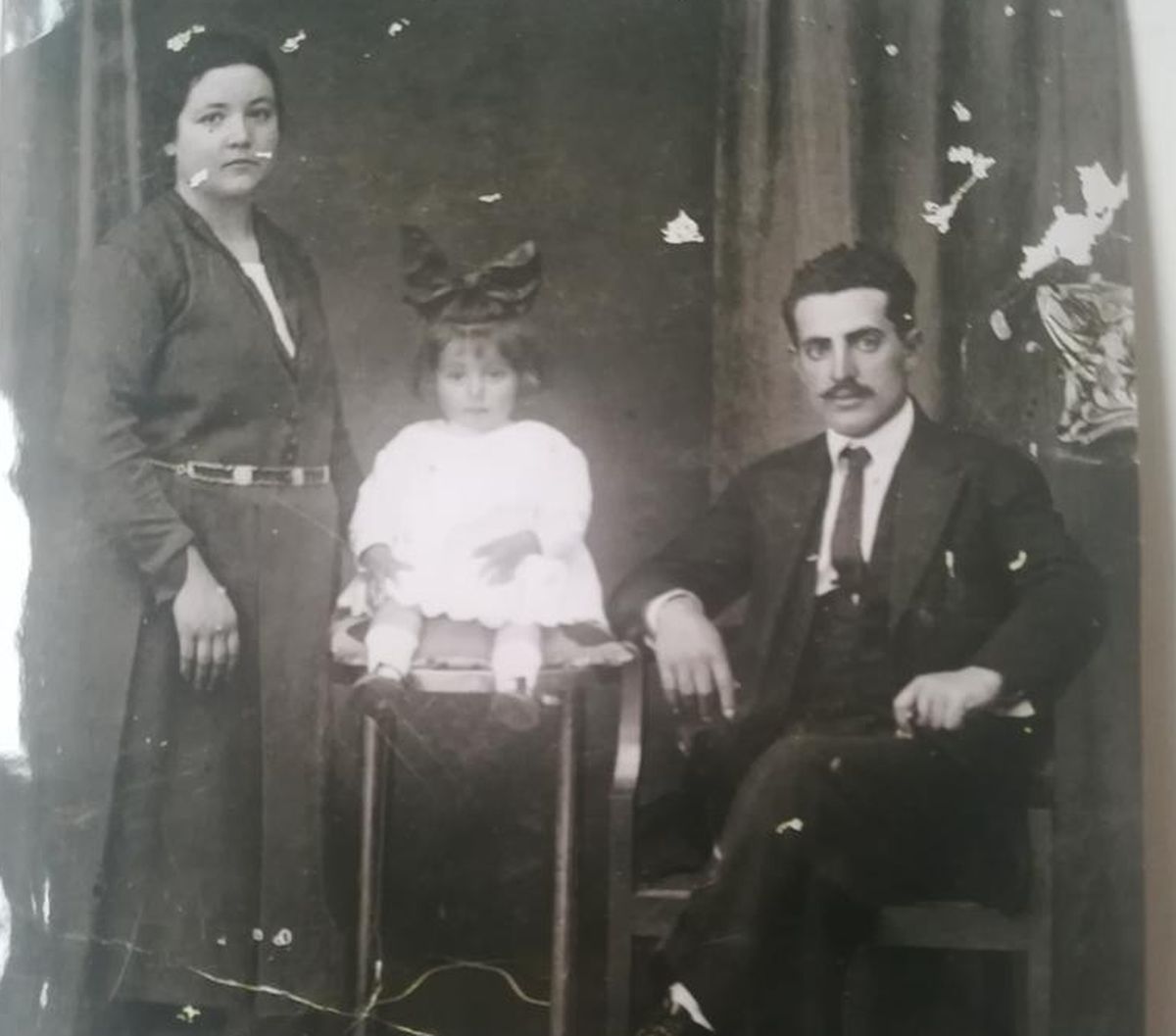 Joaquín Salvo, con su mujer y su hija.