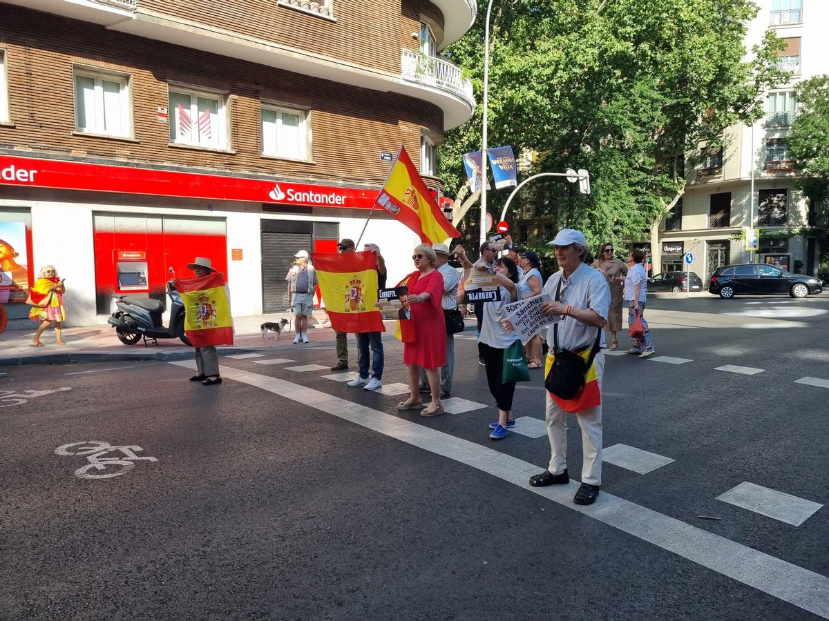 La justícia reobre la causa pel ninot de Sánchez a Ferraz La justícia reobre la causa pel ninot de Sánchez a Ferraz