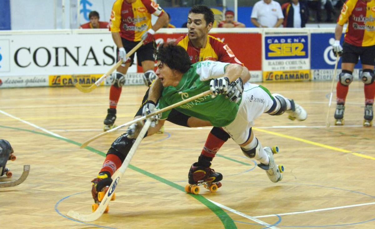 Pablo Álvarez cae ante un jugador italiano en 2007. | C. Pardellas