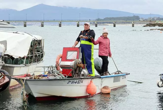 Una pareja decide lanzarse al mar  tras la crisis del coronavirus