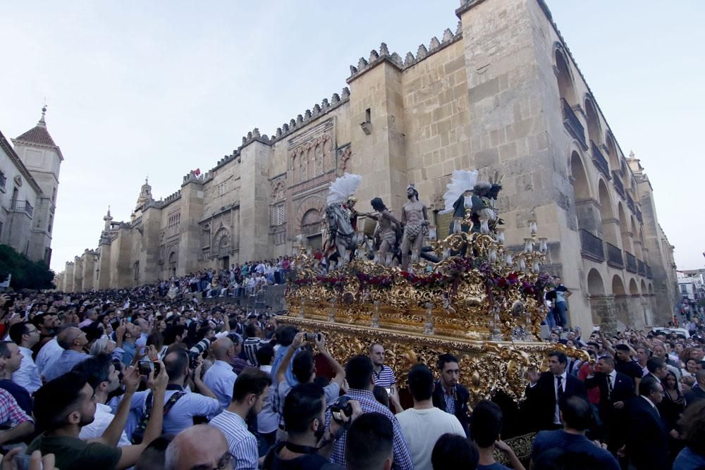 Jesús de la Humildad y Paciencia en Su salida extraordinaria