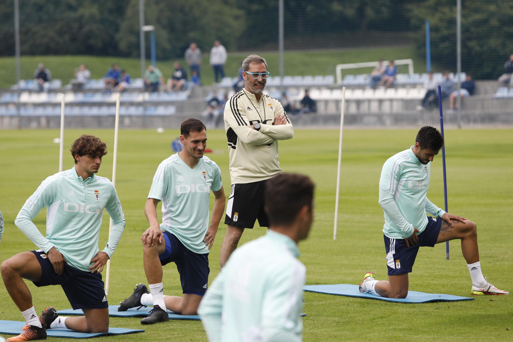 EN IMÁGENES: el primer entrenamiento del Oviedo