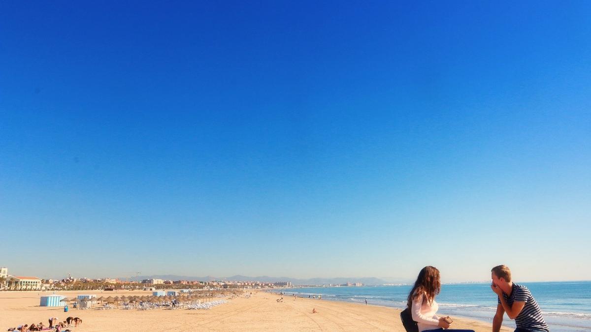 Valencia permite realizar actividades deportivas en pareja en sus increíbles playas.