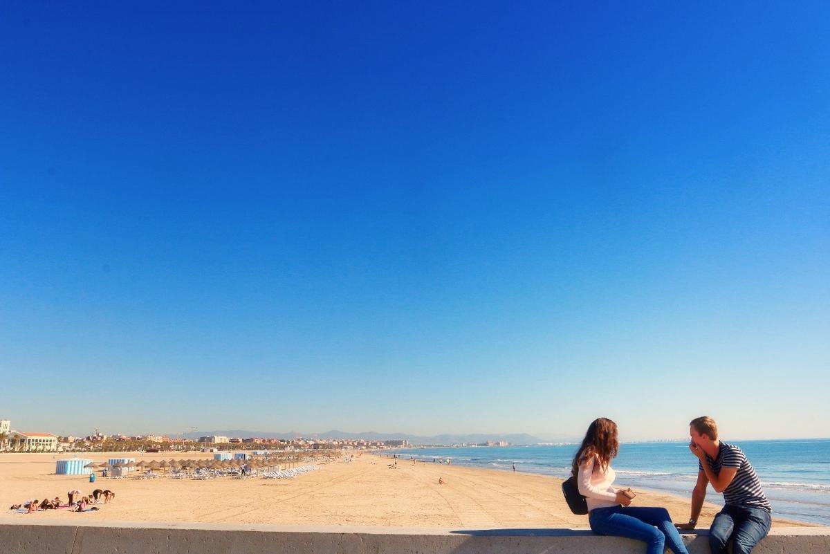 Valencia permite realizar actividades deportivas en pareja en sus increíbles playas.