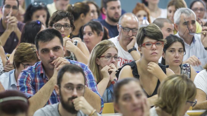 Imagen de archivo de un examen de oposiciones celebrado en Alicante.