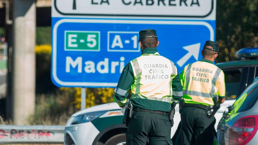 La desconocida razón por la que la Guardia Civil vigila el carril lento de la autovía: 200 euros de multa