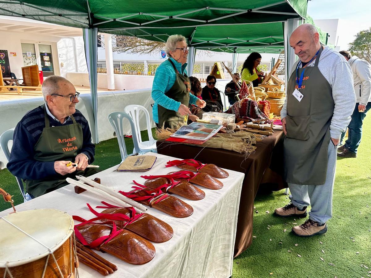 Un mercadillo para conocer mejor las artesanías de Ibiza.