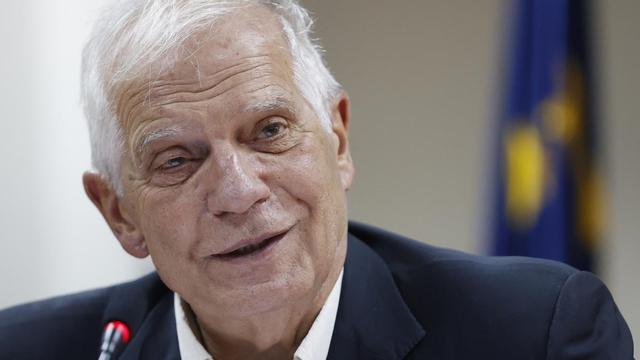 Josep Borrell visita el Centro de Satélites de la Unión Europea