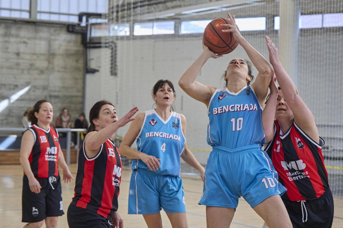 Les fotos de la jornada "Despenja les botes" a Vilobí d'Onyar