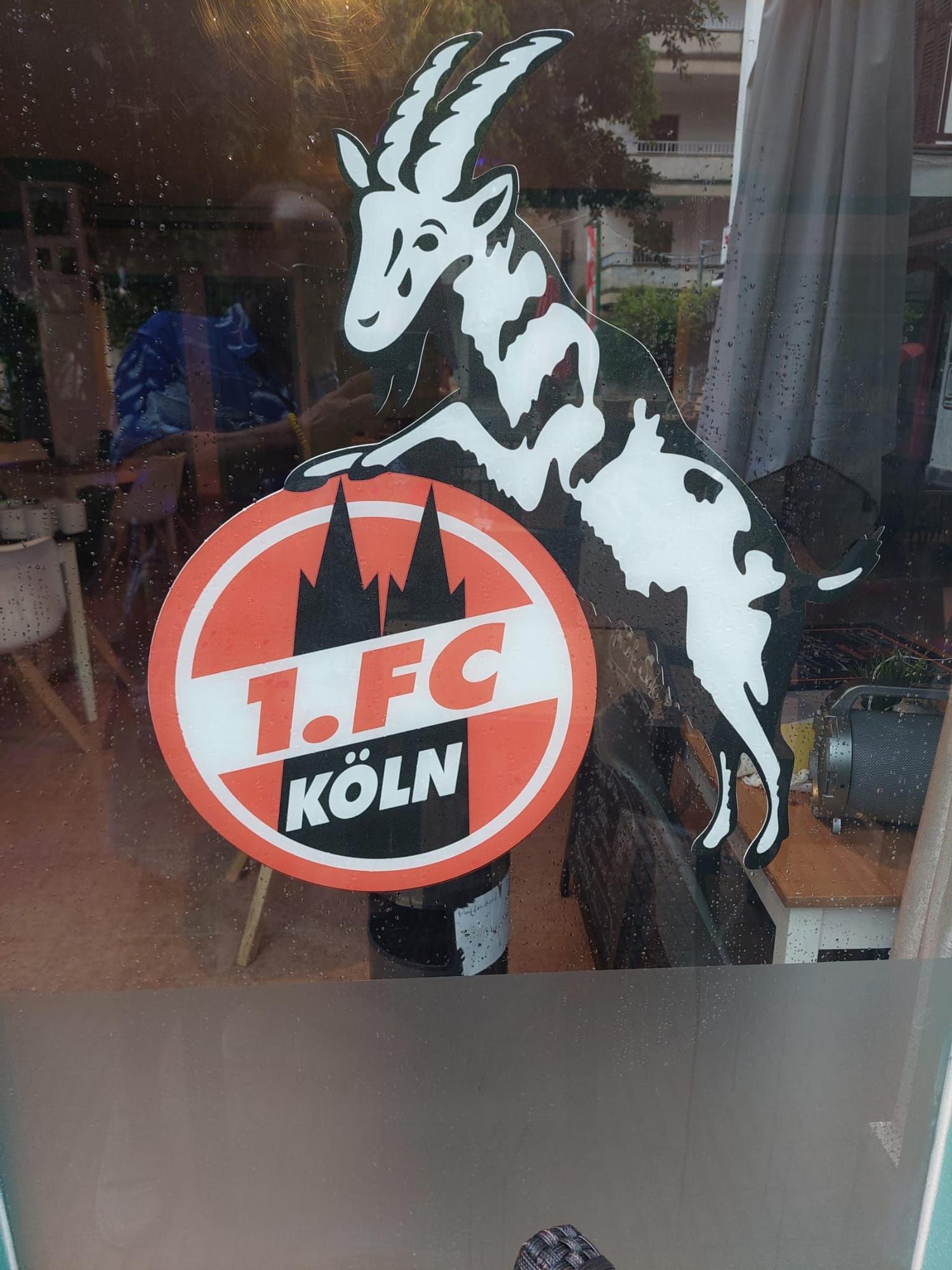 Auch die Fußball-Fans verschiedener Vereine kommen seit Kurzem im FanCafe: Solo auf ihre Kosten.