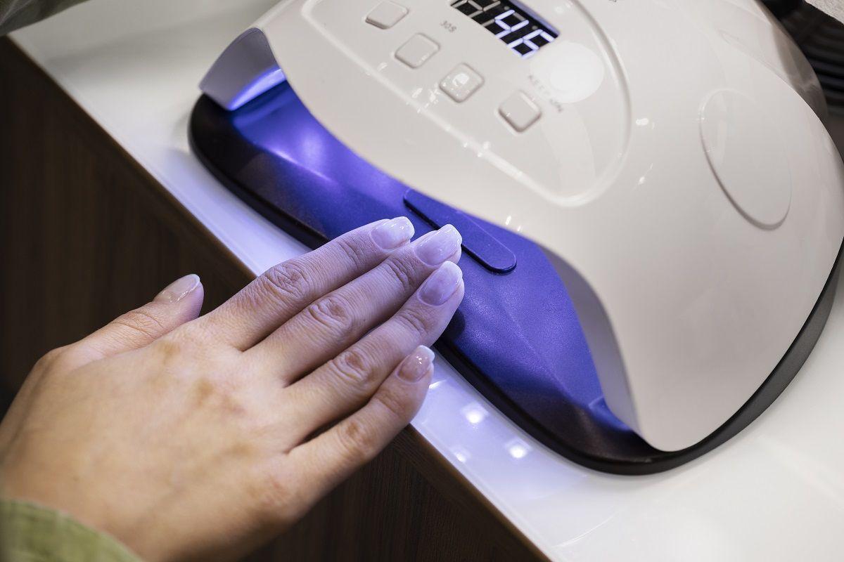 Una máquina de secado de uñas.