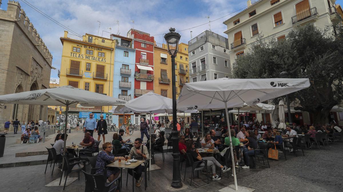 La calle recupera la efervescencia - Levante-EMV