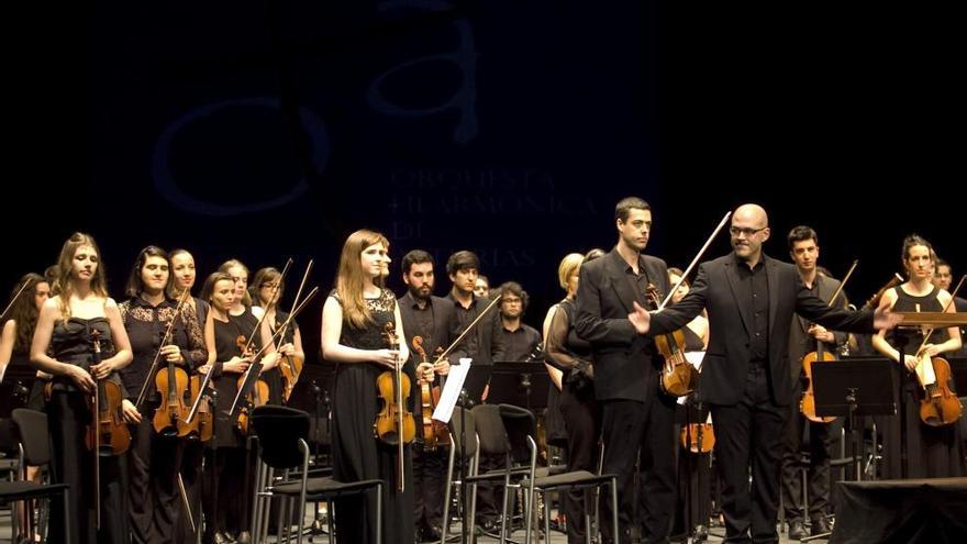 Actuación de la Orquesta Filarmónica de Asturias en el teatro de la Laboral el pasado junio.