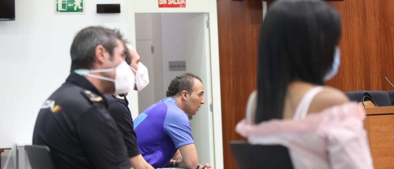 Tercer Juicio A La Banda Del Badoo Uno De Los Dos Acusados Reconoce