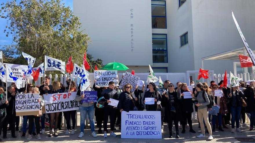 Los trabajadores de las residencias del Govern en Ibiza claman por un aumento de sueldo