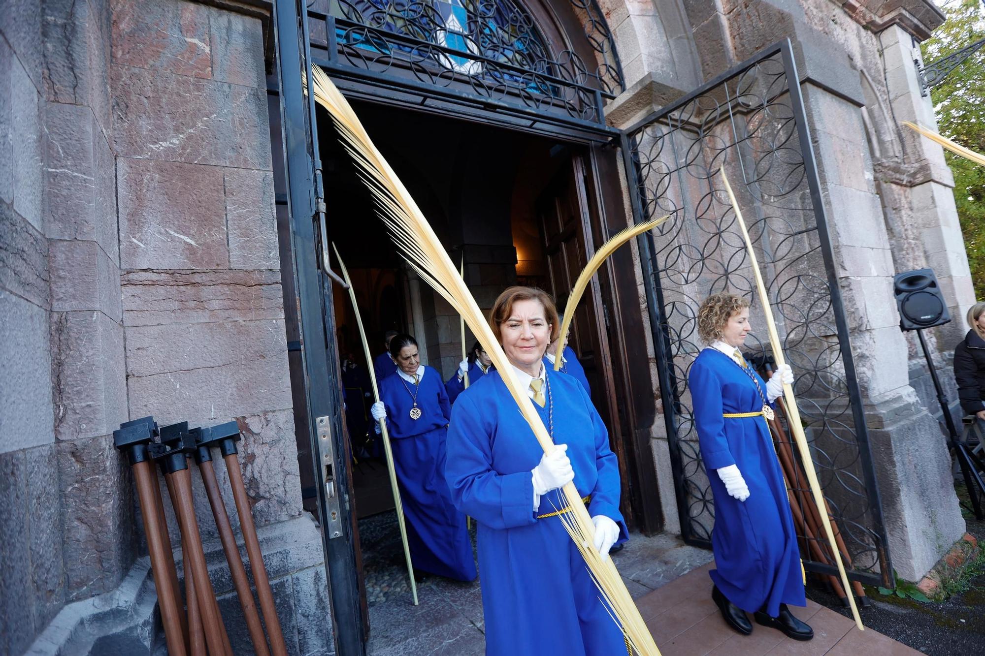 Procesión de La Borriquilla en San Pedro de los Arcos (Oviedo).
